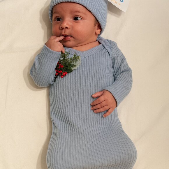Carter's Just One You Baby Gown & Hat Set Preemie 0 Months Blue Ribbed Knit - Picture 1 of 2